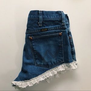 UO VINTAGE SHORTS